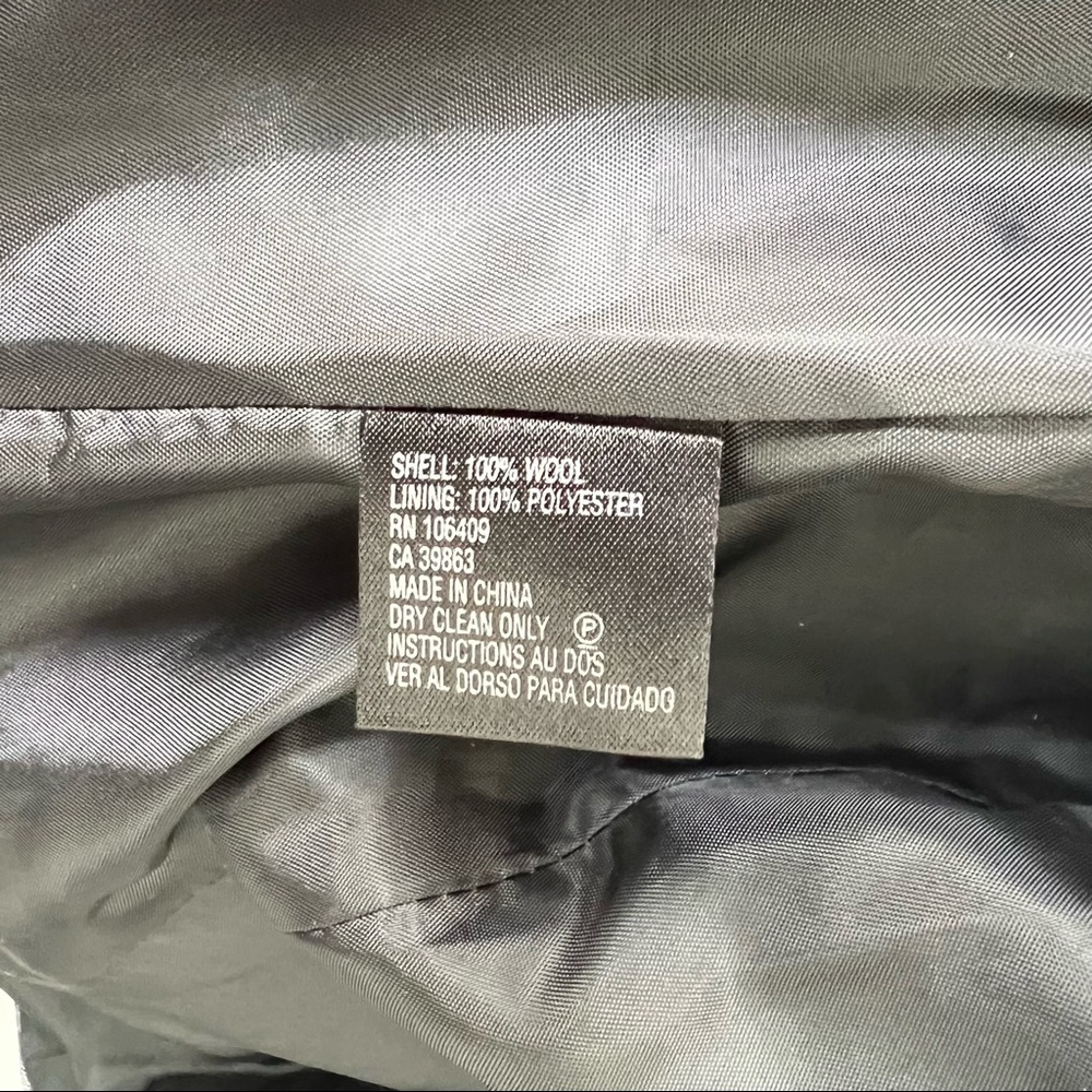Tahari ASL | Gray Skirt Suit Size 6 - Picture 5 of 13